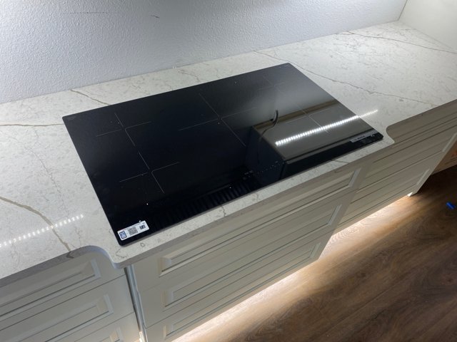 Cooktop cutout detail