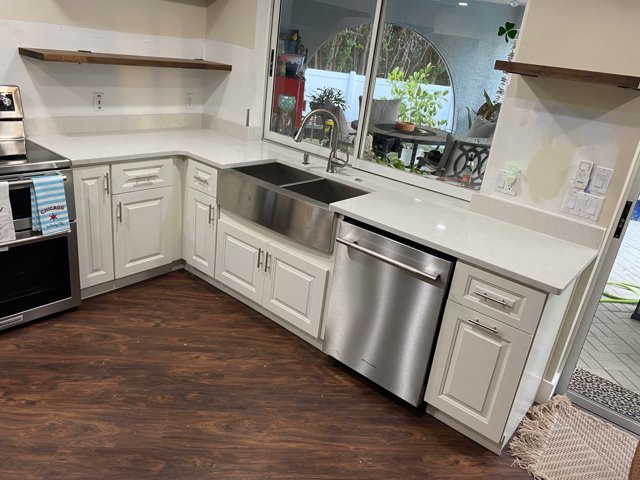 Farm sink and dishwasher run